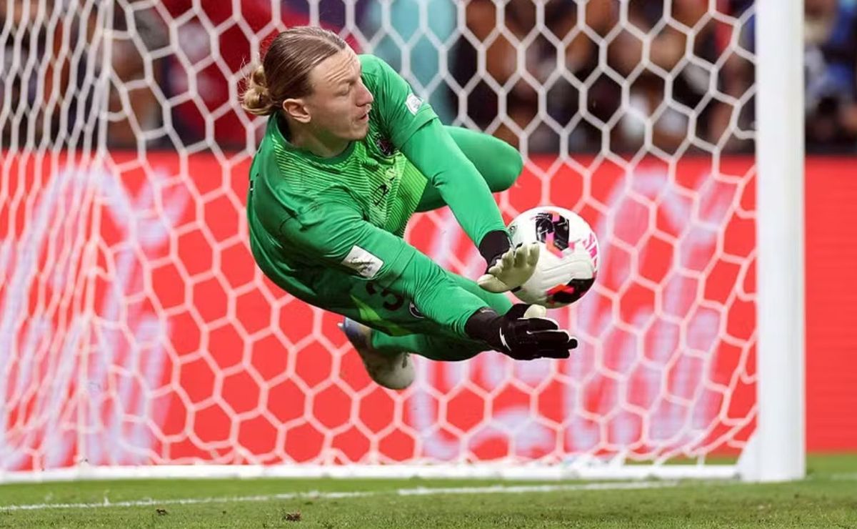 Vilão do Flamengo na final do Mundial de Clubes, Savanov, do PSG, manda recado para fãs brasileiros