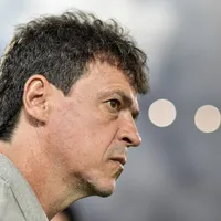 Diniz 'explode' em parada técnica e cobra geral com palavrões no Vasco