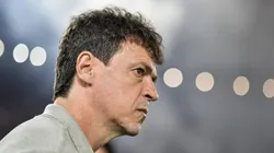 Fernando Diniz cobrou geral a saída de bola do Vasco após erros em sequência contra o Mirassol