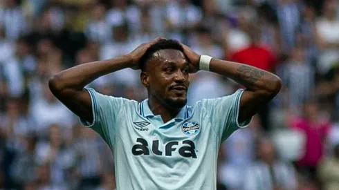 – Edenílson sofre críticas dos torcedores gremistas