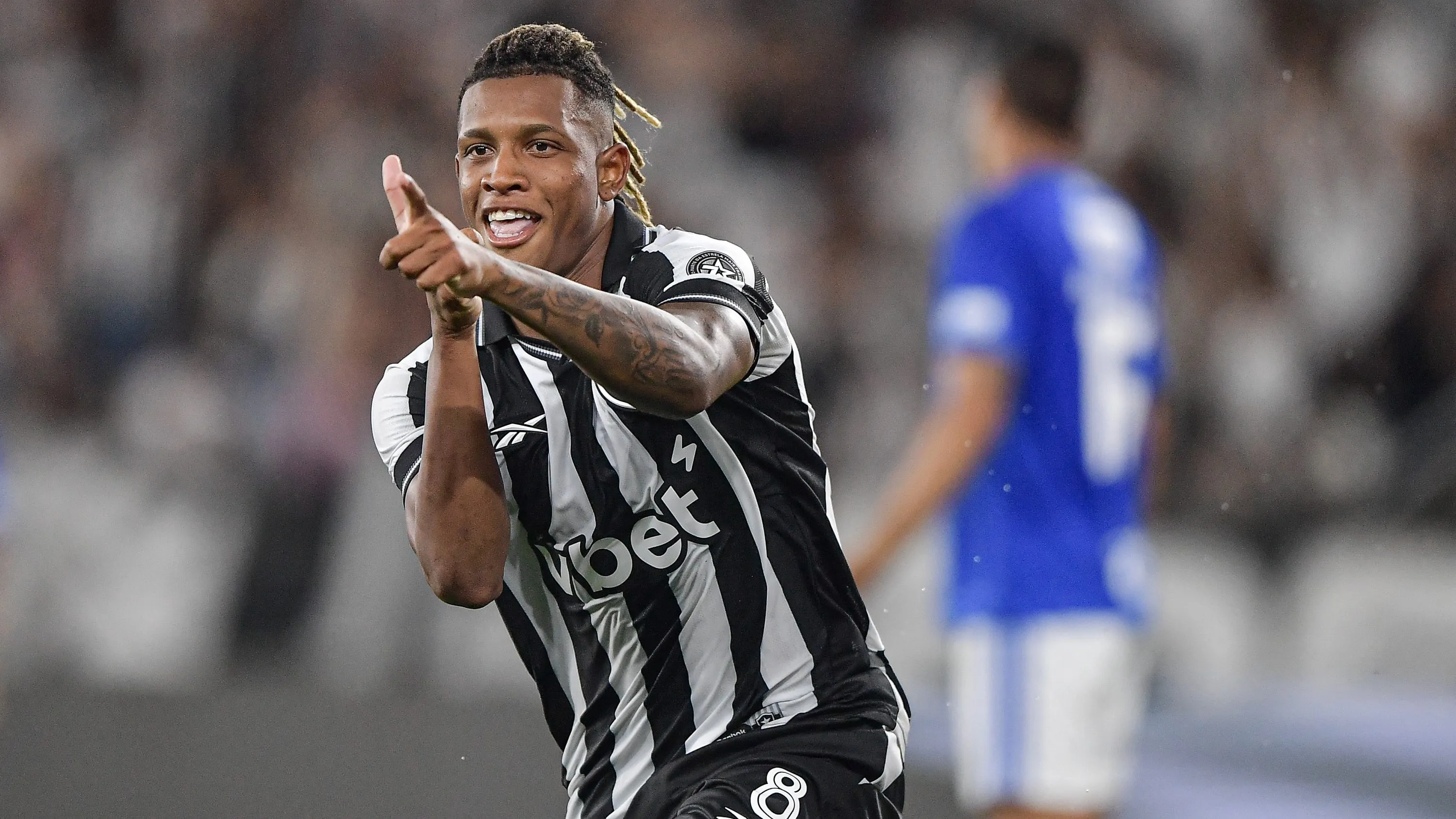 Danilo jogador do Botafogo comemora seu gol durante partida contra o Cruzeiro no estadio Engenhao pelo campeonato Brasileiro A 2026. Foto: Thiago Ribeiro/AGIF