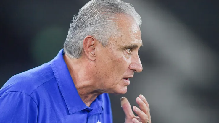RJ - RIO DE JANEIRO - 29/01/2026 - BRASILEIRO A 2026, BOTAFOGO X CRUZEIRO - Tite tecnico do Cruzeiro durante partida contra o Botafogo no estadio Engenhao pelo campeonato Brasileiro A 2026. Foto: Thiago Ribeiro/AGIF