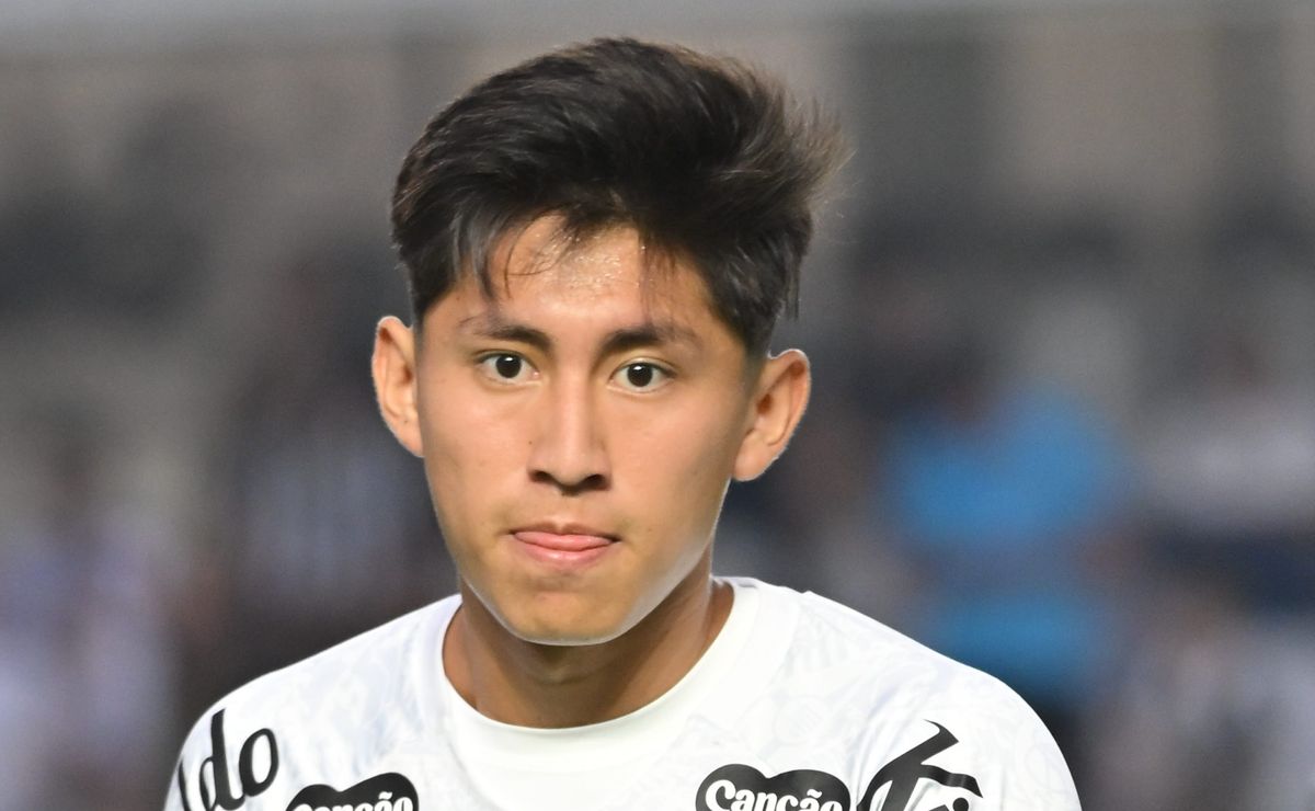 Miguelito recebe a procura de outros clubes e Santos decide permanecer com o meia-atacante
