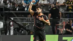SP - SANTOS - 22/01/2026 - PAULISTA 2026, SANTOS X CORINTHIANS - Yuri Alberto jogador do Corinthians comemora seu gol durante partida contra o Santos no estadio Vila Belmiro pelo campeonato Paulista 2026. Foto: Jota Erre/AGIF