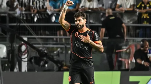 SP – SANTOS – 22/01/2026 – PAULISTA 2026, SANTOS X CORINTHIANS – Yuri Alberto jogador do Corinthians comemora seu gol durante partida contra o Santos no estadio Vila Belmiro pelo campeonato Paulista 2026. Foto: Jota Erre/AGIF