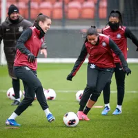 Corinthians entra em clima de final e faz reconhecimento do Emirates