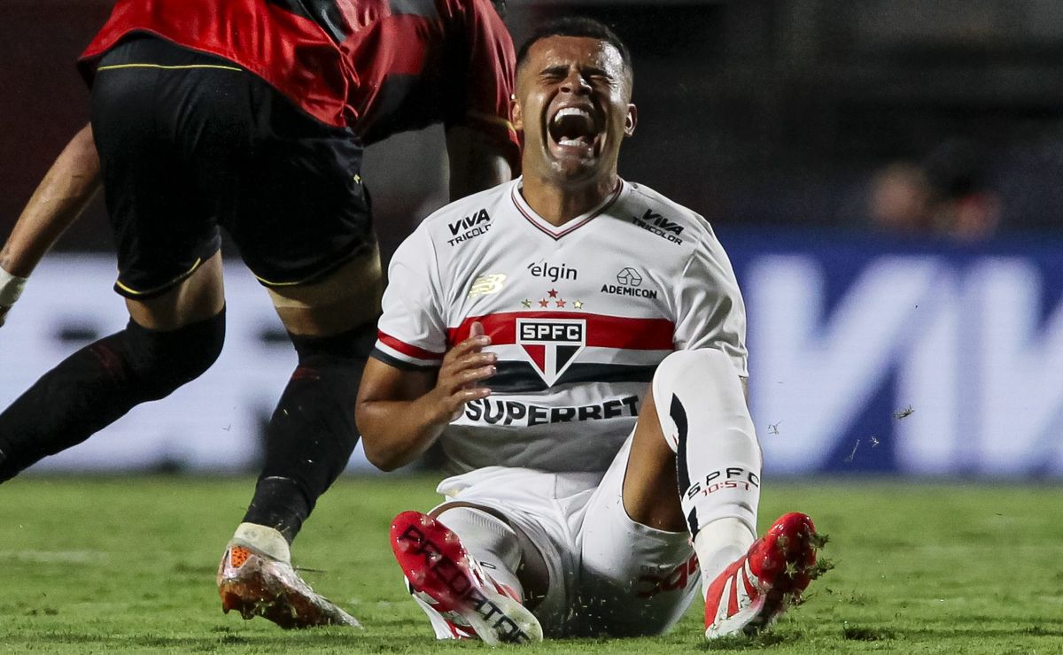 Rafinha define futuro após reunião no São Paulo e Alisson poderá estar disponível nos próximos jogos