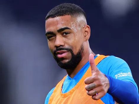 Malcom não quer sair da Arábia e fica mais distante do Corinthians