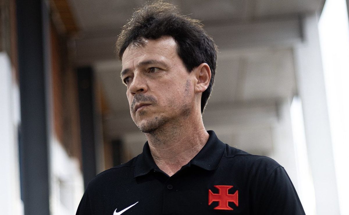 Fernando Diniz minimiza erro de Lucas Piton em derrota do Vasco: “Vamos aproveitar dos erros para evoluir”