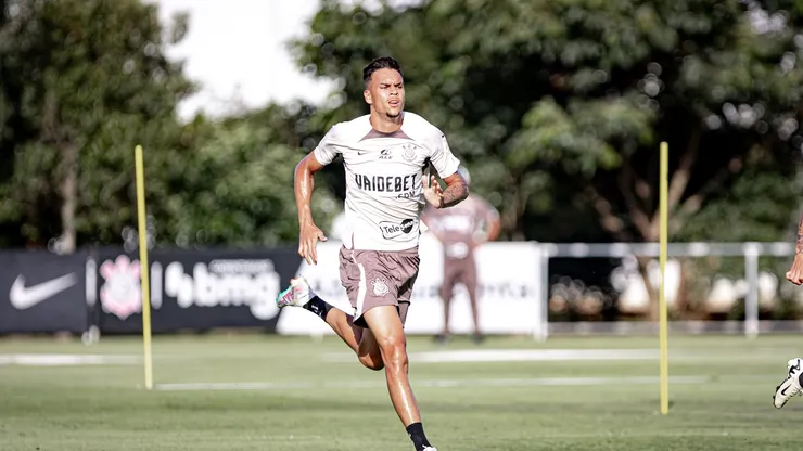 SP - SAO PAULO - 21/03/2024 - CORINTHIANS, TREINO - Joao Pedro Tchoca jogador do Corinthians durante treino no Centro de Treinamento CT Joaquim Grava. Foto: Leonardo Lima/AGIF