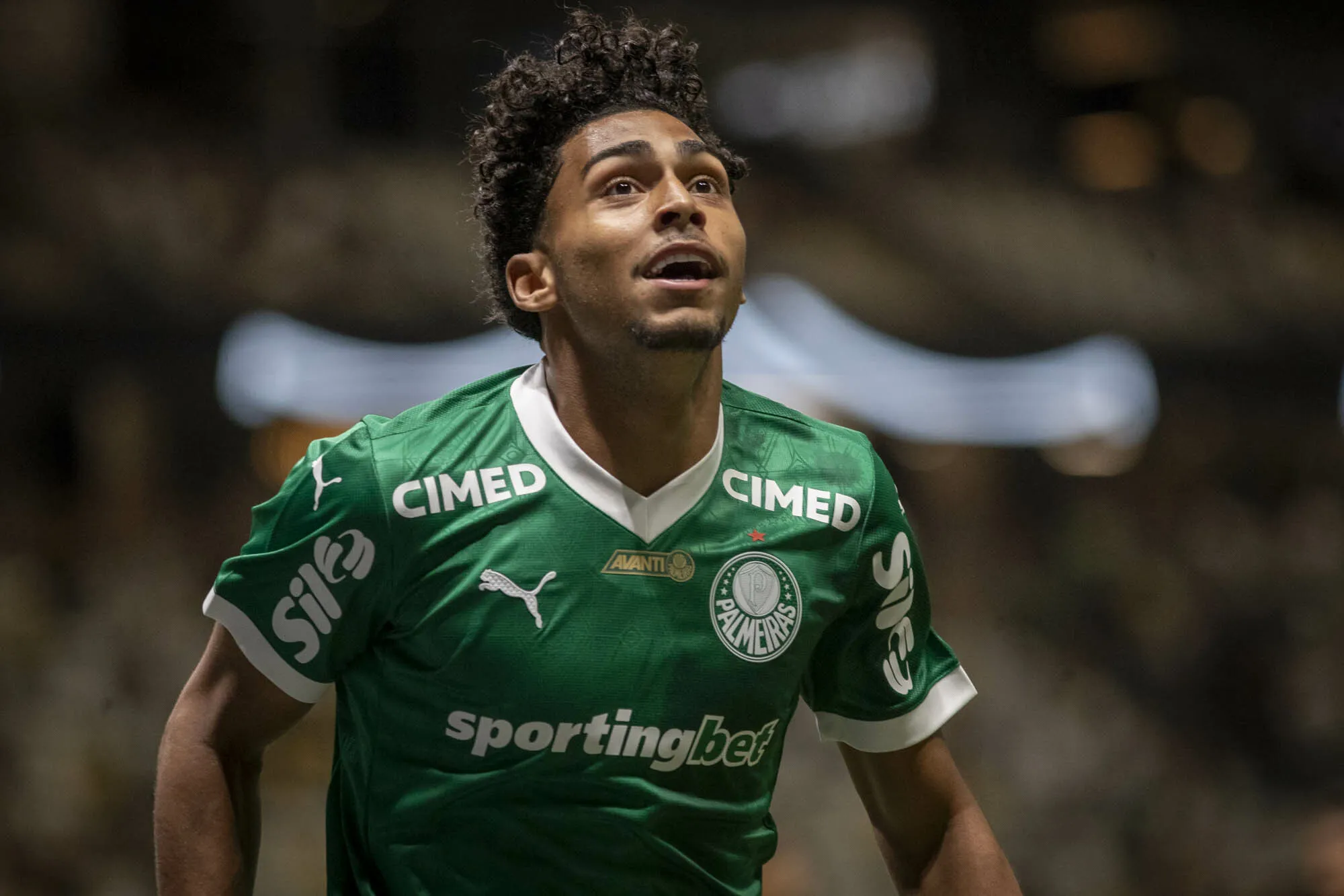 Luighi jogador do Palmeiras comemora seu gol durante partida contra o Atletico-MG no estadio Arena MRV pelo campeonato Brasileiro A 2025. Foto: Fernando Moreno/AGIF
