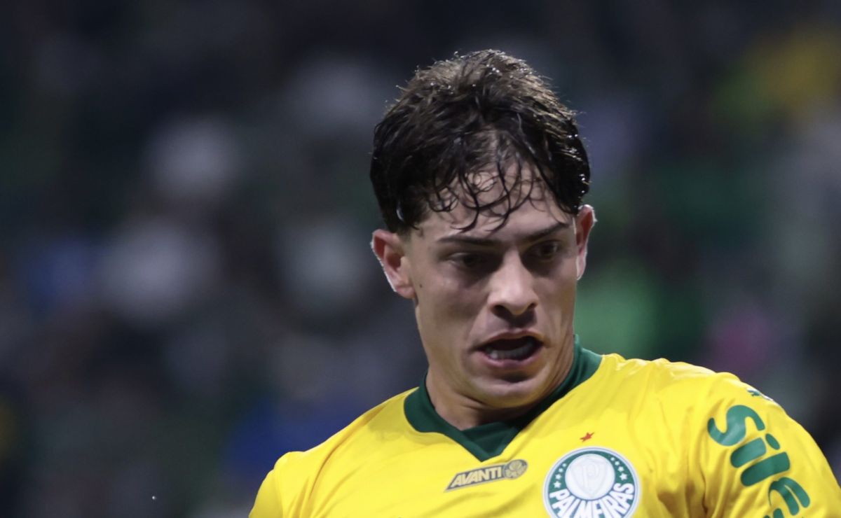 Atalanta sinaliza oferta astronômica de R$ 81 milhões por Giay e Palmeiras não descarta venda