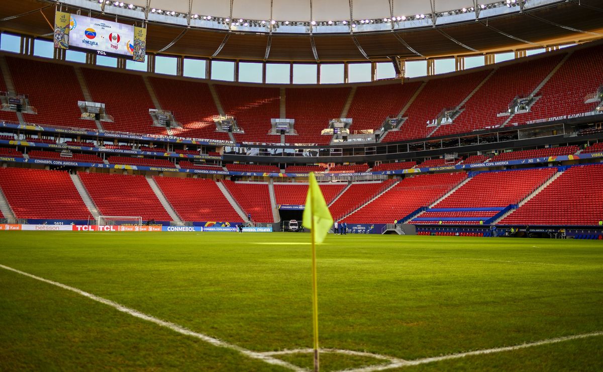 Mané Garrincha tem gramado em condições deploráveis antes da grande final da Supercopa do Brasil