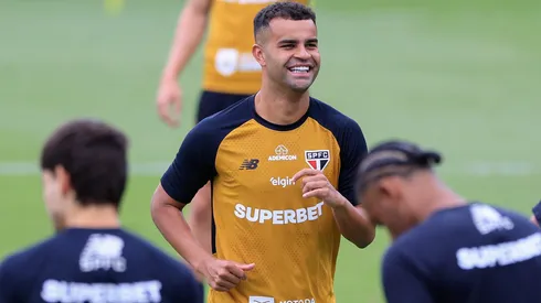 SP – SAO PAULO – 30/01/2026 – SAO PAULO, TREINO – Alison jogador do Sao Paulo durante treino no Centro de Treinamento CT Barra Funda. Foto: Marcello Zambrana/AGIF