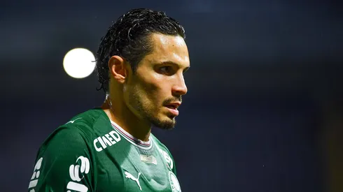 Raphael Veiga foi a 5ª saída confirmada do Palmeiras nesta janela e mais gente pode sair