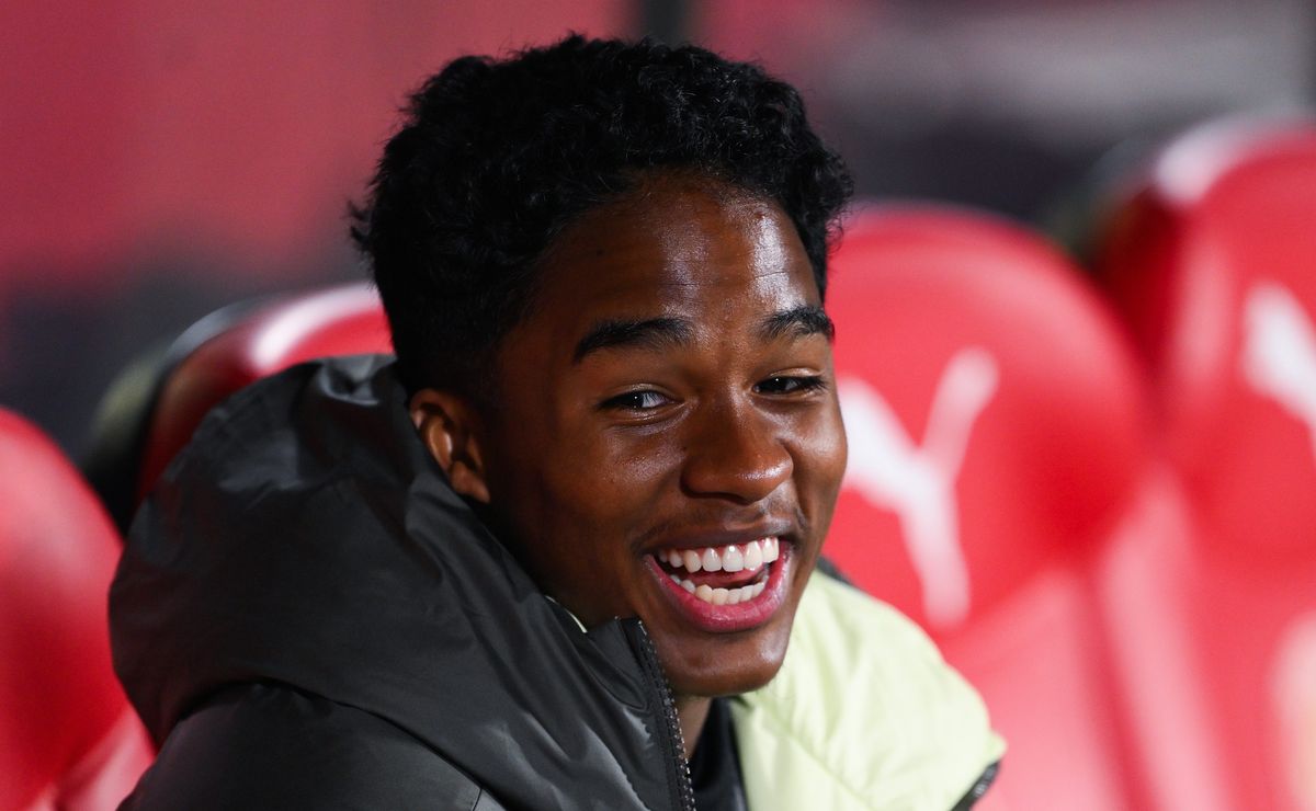 Endrick não sabe se irá ficar no Lyon após retomar boa forma na Europa: “Só Deus sabe”