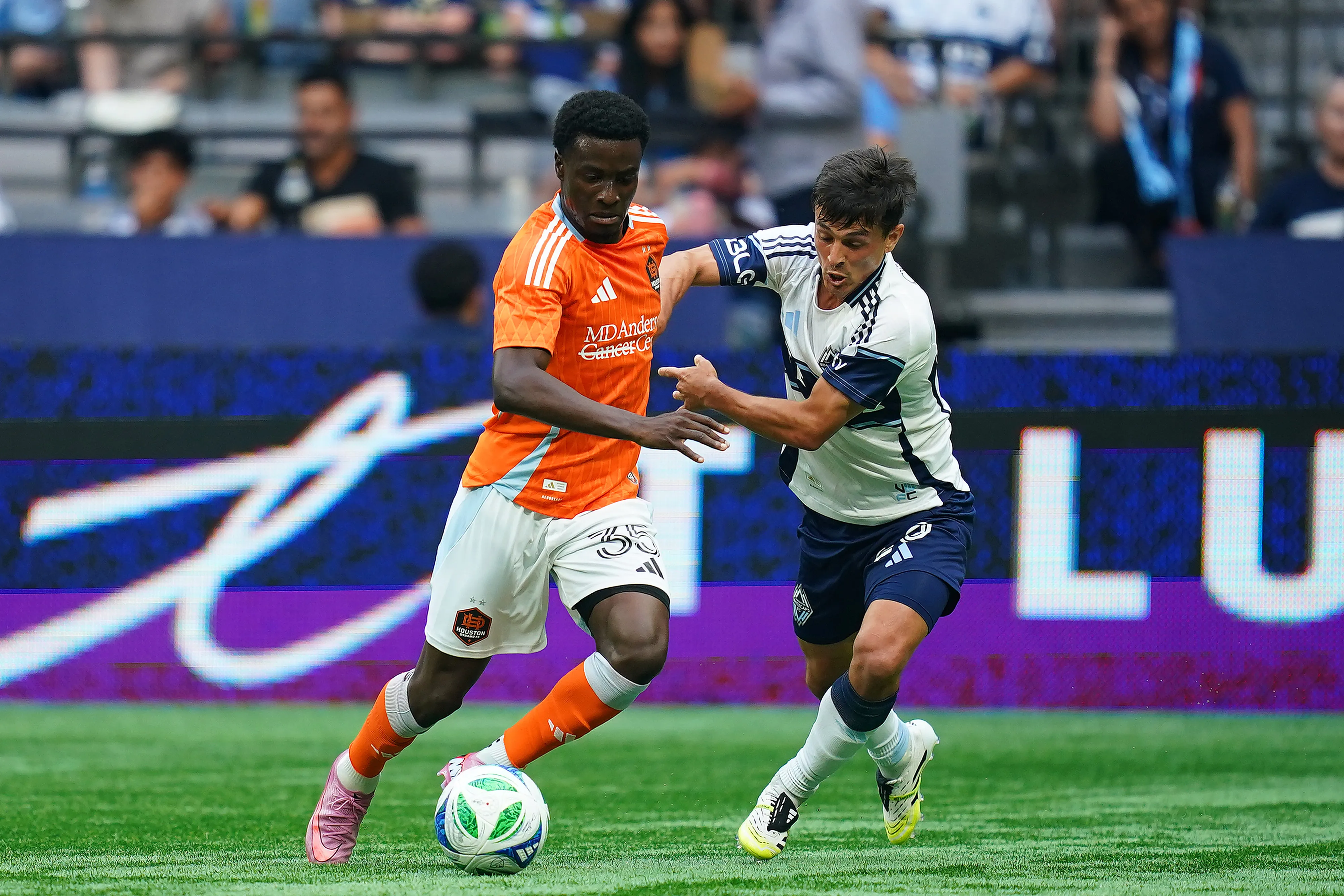 Andrés Cubas durante jogo da MLS. Photo by Rich Lam/Getty Images