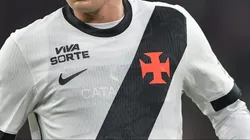 Lucas Piton jogador do Vasco durante partida contra o Flamengo no estadio Maracana pelo campeonato Carioca 2026. Foto: Thiago Ribeiro/AGIF