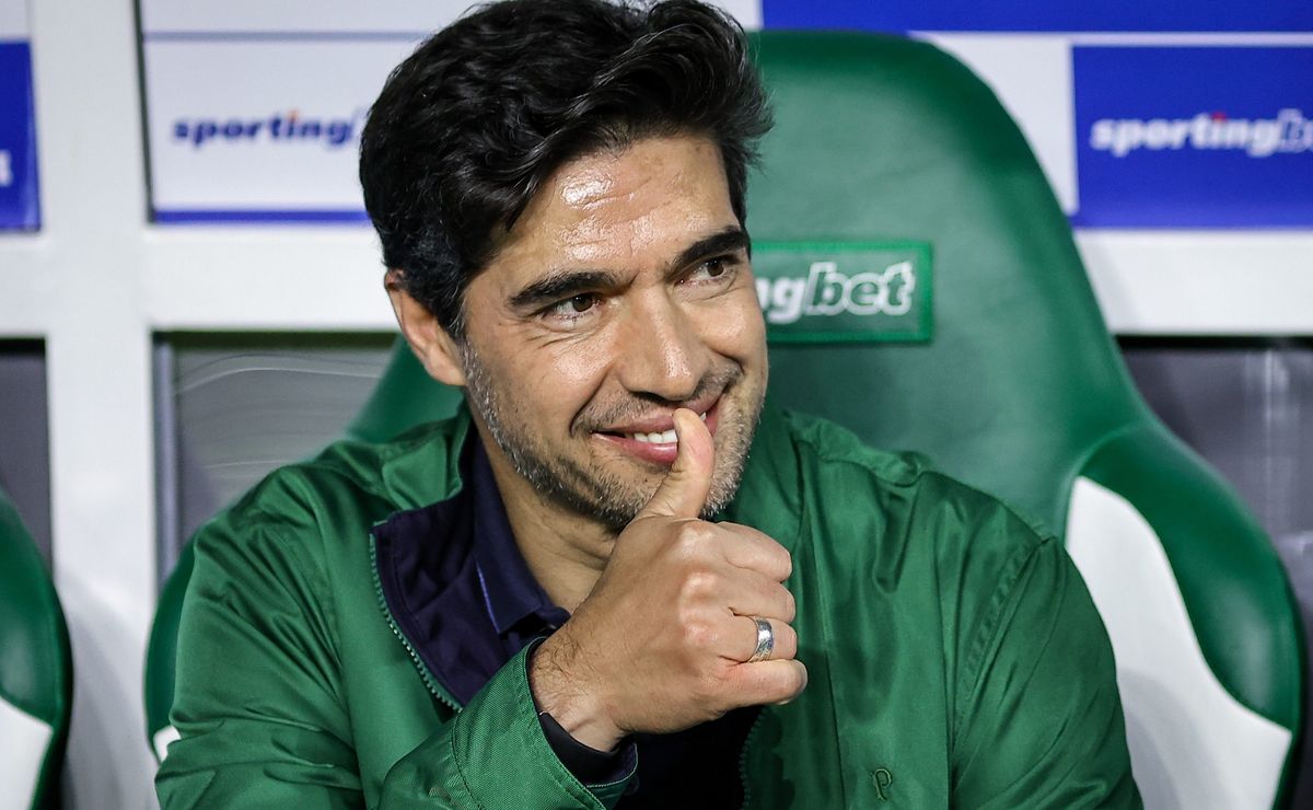 Palmeiras decide continuar busca por um novo volante após avaliação interna de Abel Ferreira