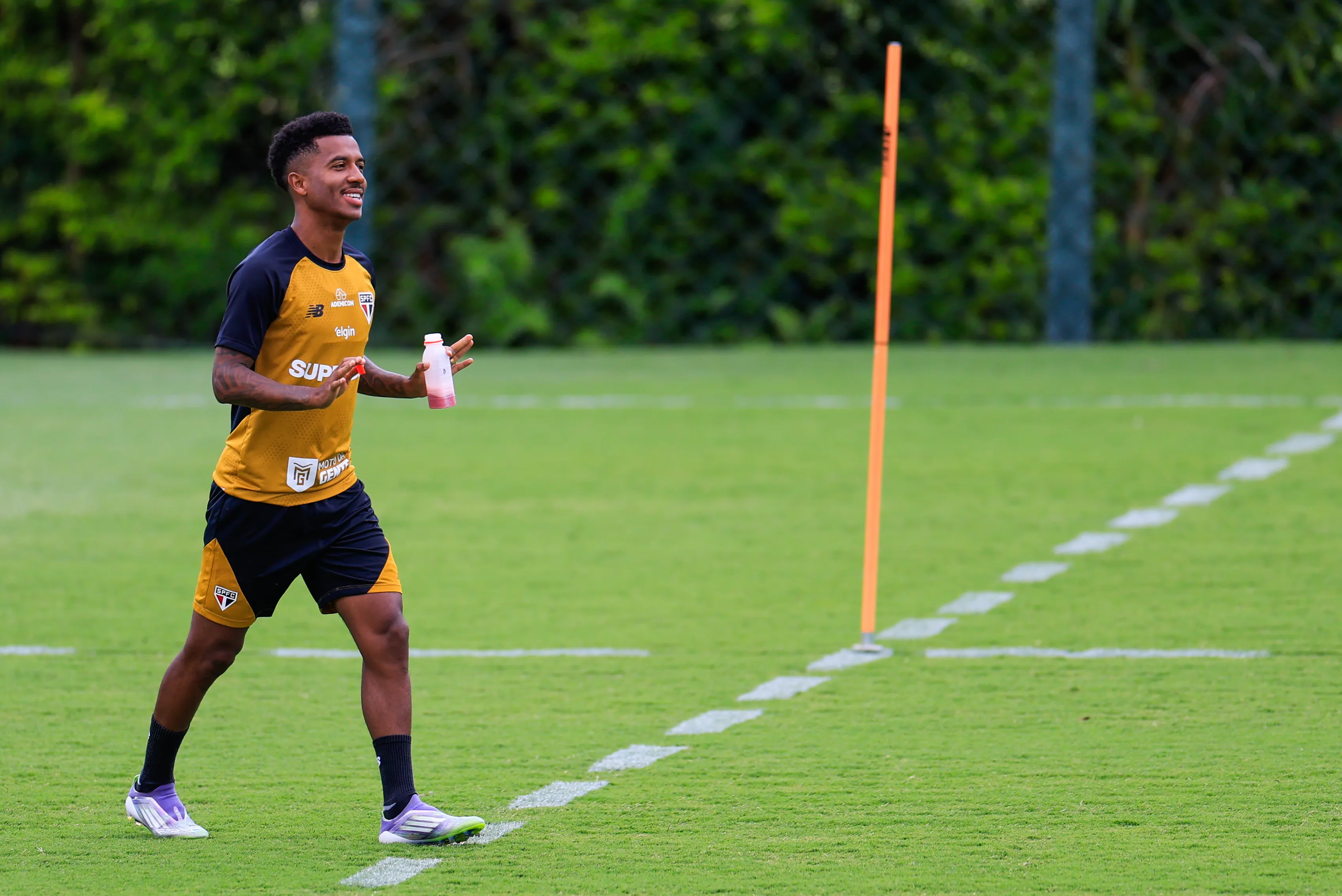 Marcos Antônio em treino pelo São Paulo. Foto: Marcello Zambrana/AGIF