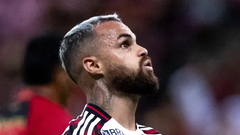 Michael jogador do Flamengo lamenta durante partida contra o Sport no estadio Arena Pernambuco pelo campeonato Brasileiro A 2025. Foto: Rafael Vieira/AGIF