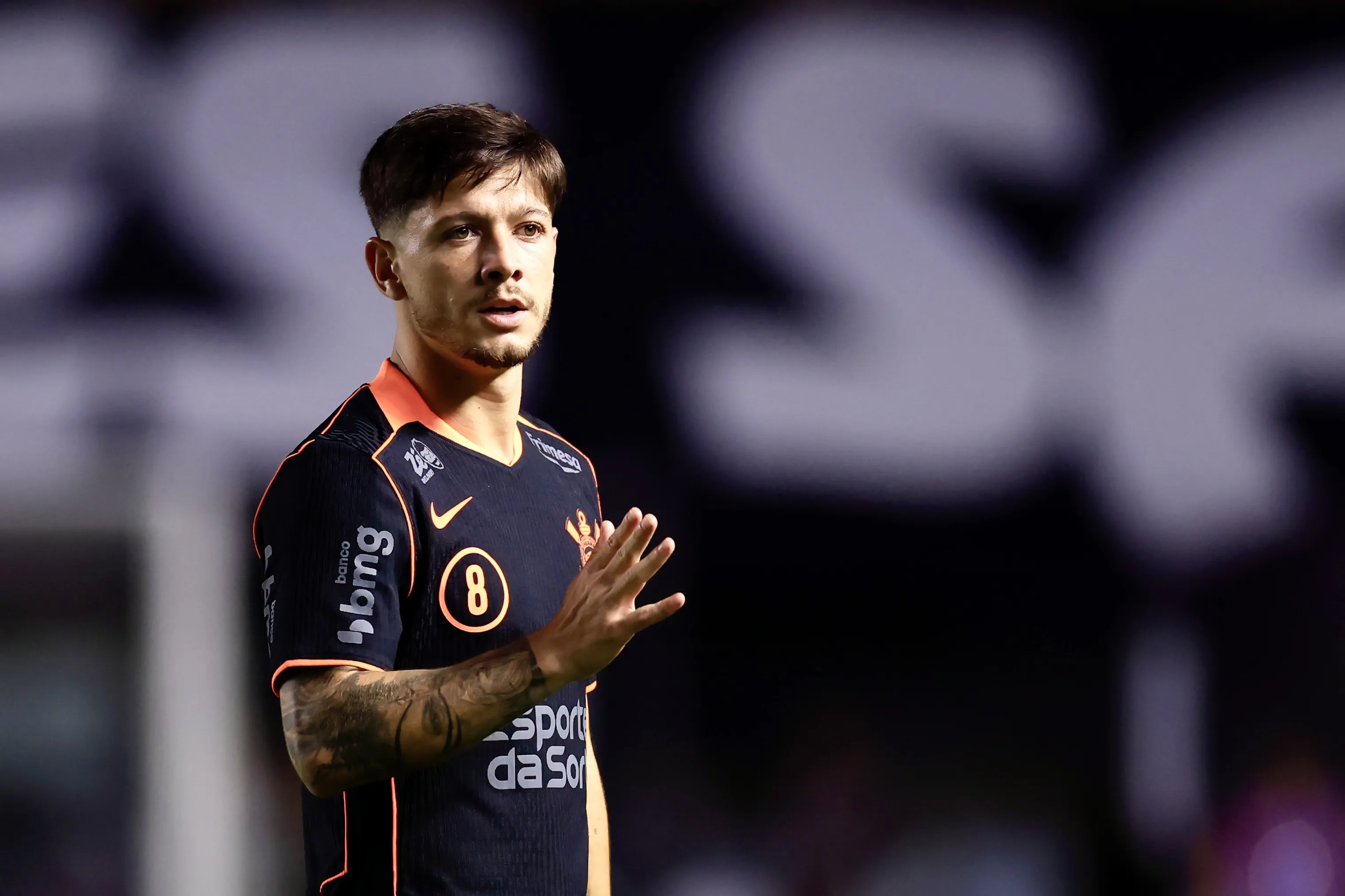 SP – SANTOS – 22/01/2026 – PAULISTA 2026, SANTOS X CORINTHIANS – Rodrigo Garro jogador do Corinthians durante partida contra o Santos no estadio Vila Belmiro pelo campeonato Paulista 2026. Foto: Marcello Zambrana/AGIF