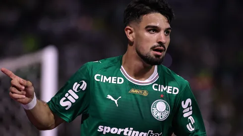 Flaco Lopez, jogador do Palmeiras, comemora seu gol durante partida contra o Mirassol no estadio Arena Barueri pelo campeonato Paulista 2026. Foto: Fabio Giannelli/AGIF