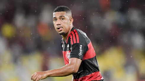 Samu Lino durante partida do Mais Querido no Maracanã