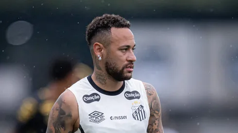Neymar durante treino da última quinta-feira (29)