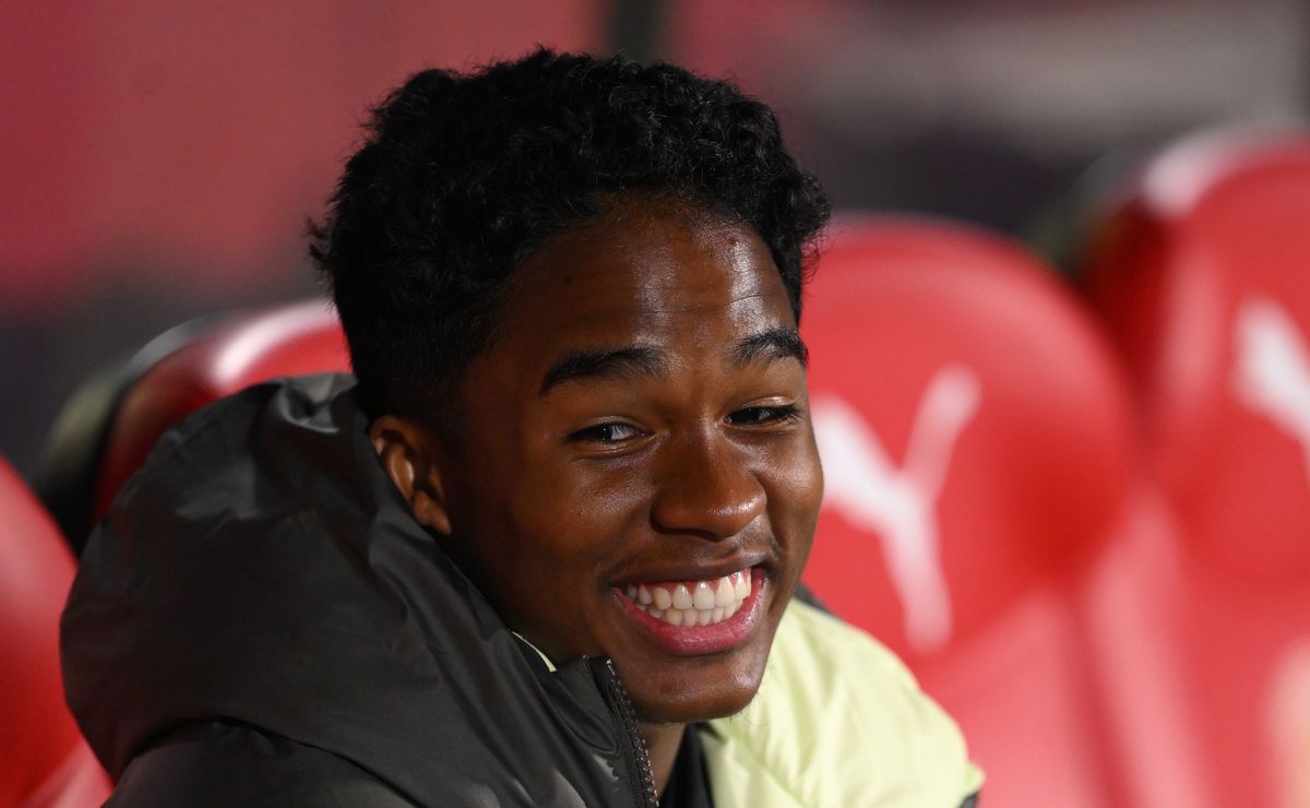 Endrick admite ajuda de dupla da Seleção Brasileira para aceitar assinar contrato com o Lyon-FRA