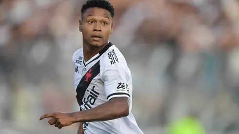 Matheus França tem contrato com Vasco até o meio do ano – Foto: Thiago Ribeiro/AGIF