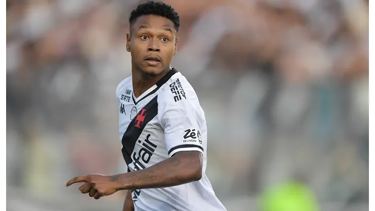 Matheus França tem contrato com Vasco até o meio do ano - Foto: Thiago Ribeiro/AGIF