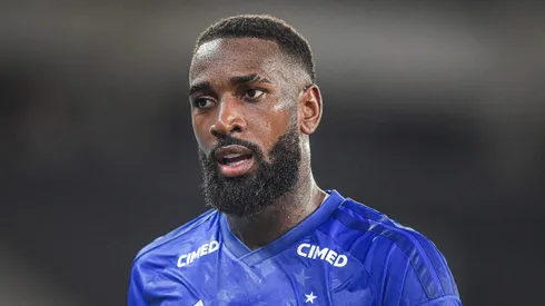 Gerson em ação na goleada sofrida diante do Botafogo