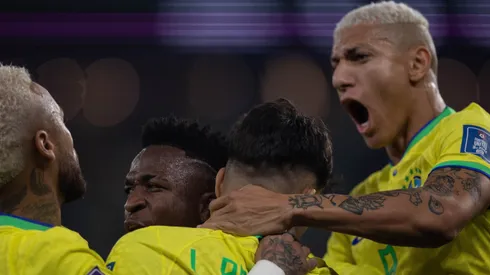 Catar – Doha – 05/12/2022 – COPA DO MUNDO 2022, BRASIL X CORREIA DO SUL – Vinicius Junior jogador do Brasil comemora seu gol com Neymar, Lucas Parqueta e Richarlison durante partida contra o Correia do Sul no estadio 974 pelo campeonato Copa do Mundo 2022. Foto: Pedro Martins/AGIF