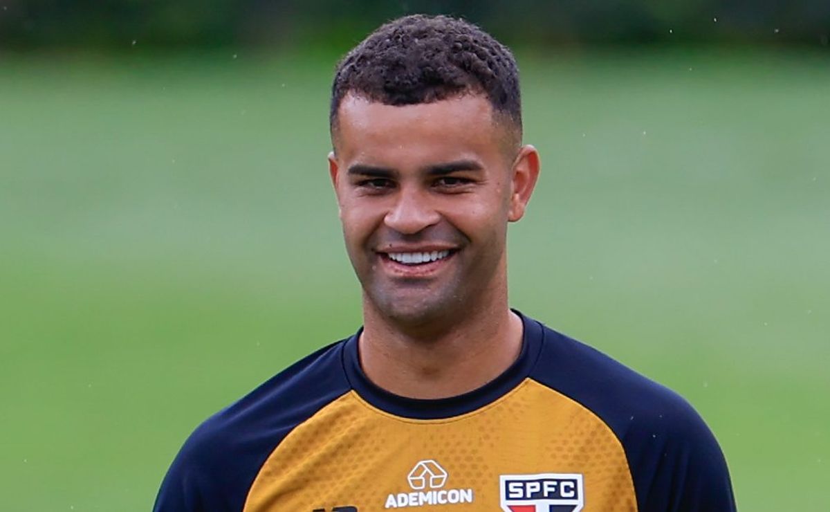 Corinthians pisa no freio, reavalia números e desiste de Alisson após pesar custo e retorno esportivo