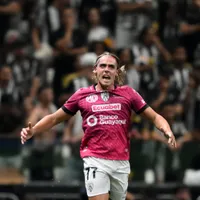 Vasco 'ataca' o mercado e encaminha acerto com Claudio Spinelli