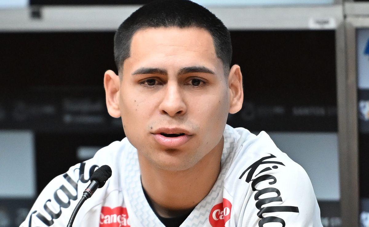 Santos encaminha saída de Gustavo Caballero, que viaja à Inglaterra para assinar com o Portsmouth