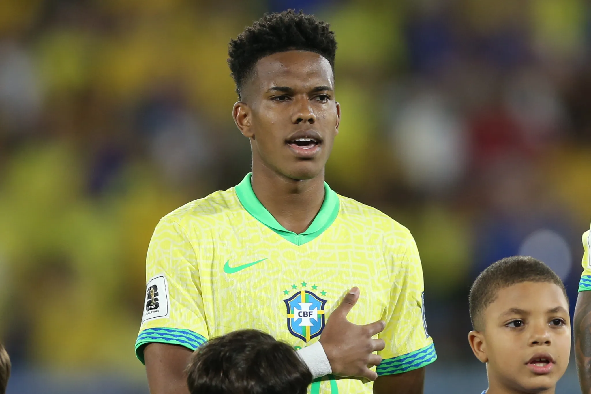 Estevao jogador do Brasil durante a partida contra o Chile no Maracana no Rio de Janeiro (RJ), pelas Eliminatorias da Copa do Mundo 2026. Foto: Marlon Costa/AGIF