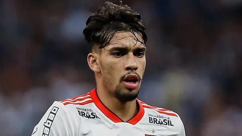 Lucas Paquetá deve iniciar no banco de reservas em Flamengo x Corinthians