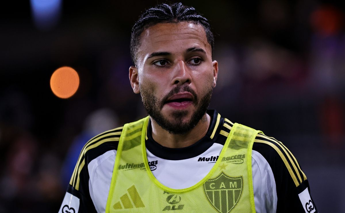 Alexsander sofre pancada em Pouso Alegre x Atlético-MG e vira preocupação após lesão no joelho esquerdo