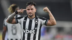 RJ - RIO DE JANEIRO - 29/01/2026 - BRASILEIRO A 2026, BOTAFOGO X CRUZEIRO - Artur jogador do Botafogo comemora seu gol durante partida contra o Cruzeiro no estadio Engenhao pelo campeonato Brasileiro A 2026. Foto: Thiago Ribeiro/AGIF