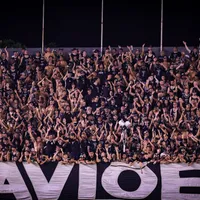 Fiel faz festa na chegada do Corinthians em Brasília