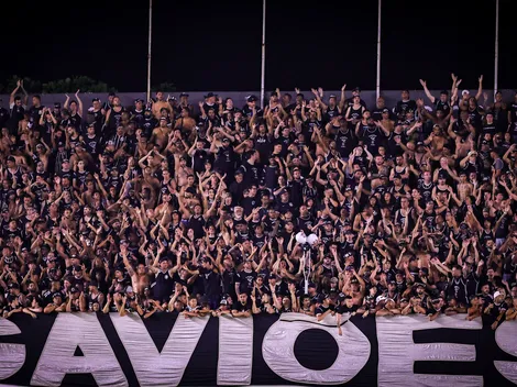 Fiel faz festa na chegada do Corinthians em Brasília