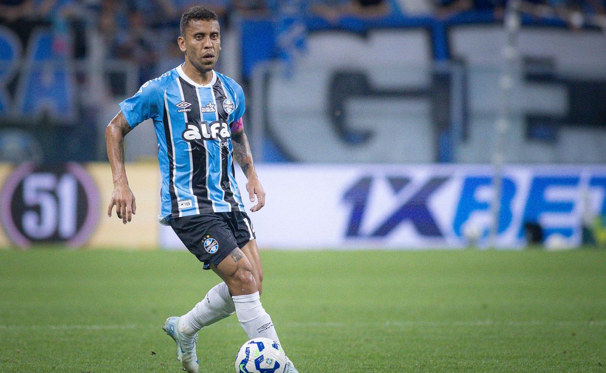 Torcedores do Grêmio detonam atuação de Marcos Rocha contra o Juventude: “Sempre comprometendo”