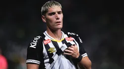 Rollheiser, jogador do Santos, durante partida contra o Palmeiras no estadio Arena Barueri pelo campeonato Paulista 2026. Foto: Ettore Chiereguini/AGIF