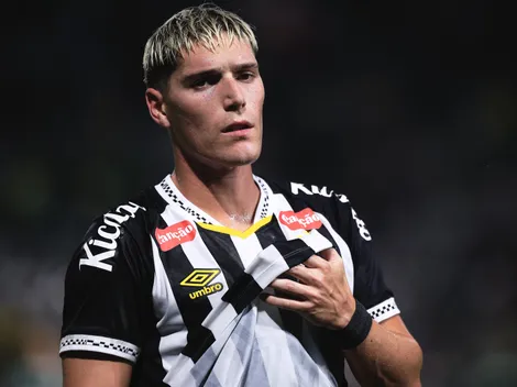 Torcida do Santos critica atuação de Rollheiser contra o São Paulo