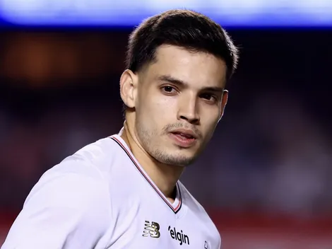 Bobadilla perde chance de gol em São Paulo x Santos