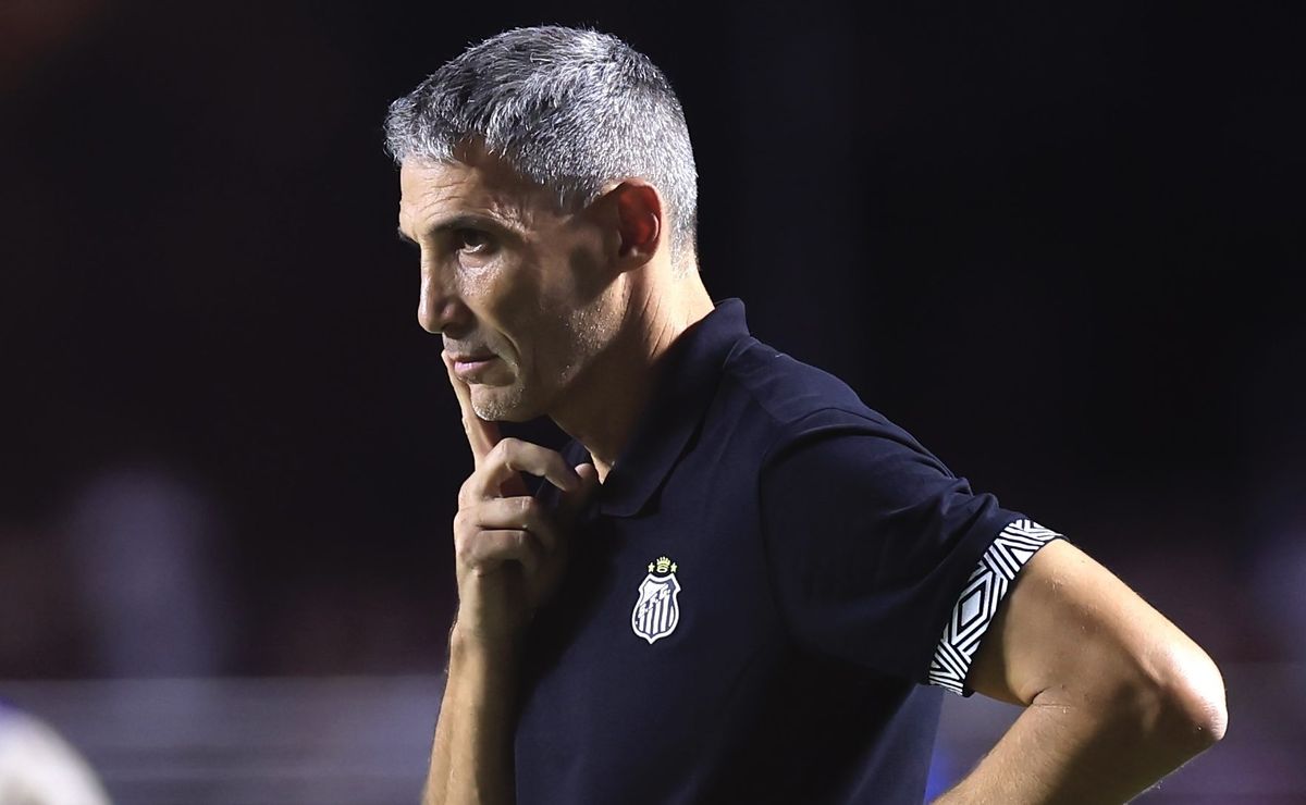 Após expulsão, Vojvoda não ajusta o time e Santos perde para o São Paulo no Campeonato Paulista