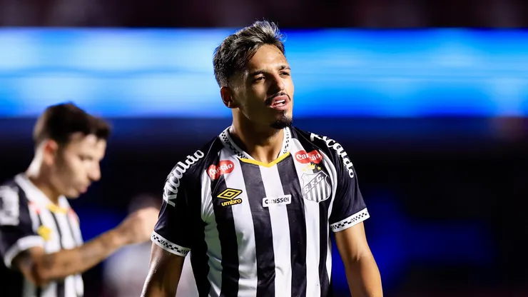 Volante deixou o gramado mais cedo