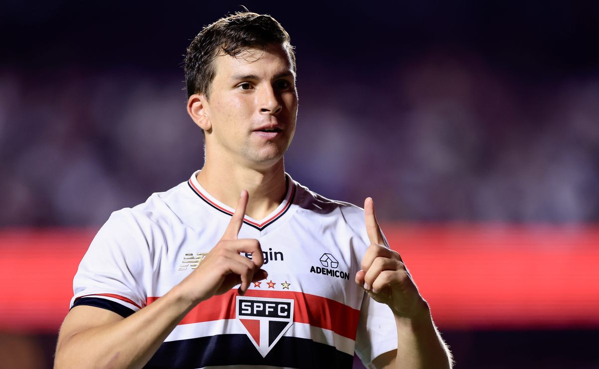 Tapia e Luciano decidem cinco minutos, São Paulo vence Santos e sonha com mata-mata Paulistão 2026